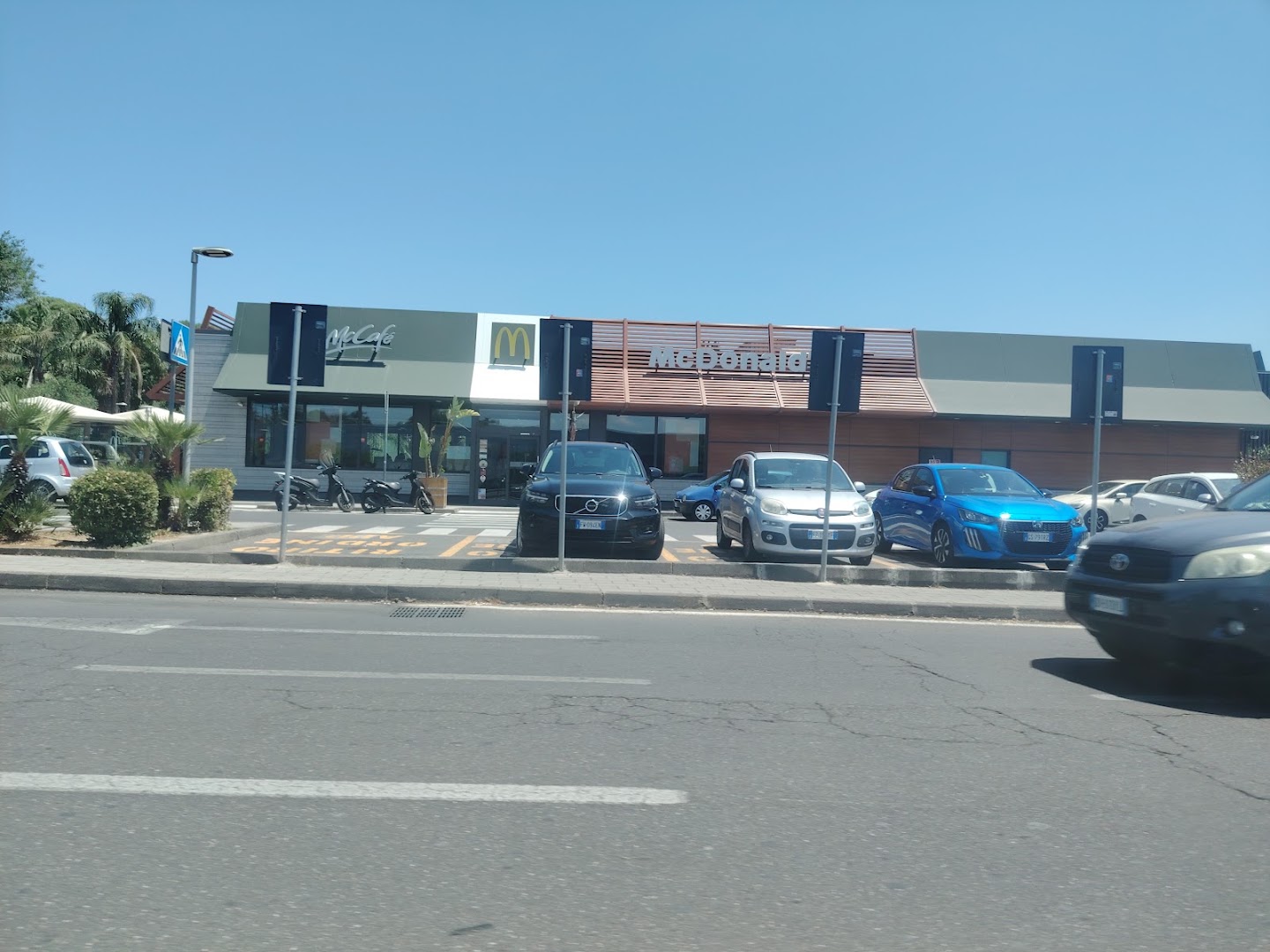 McDonald's Tenutella- Centro Sicilia, Misterbianco