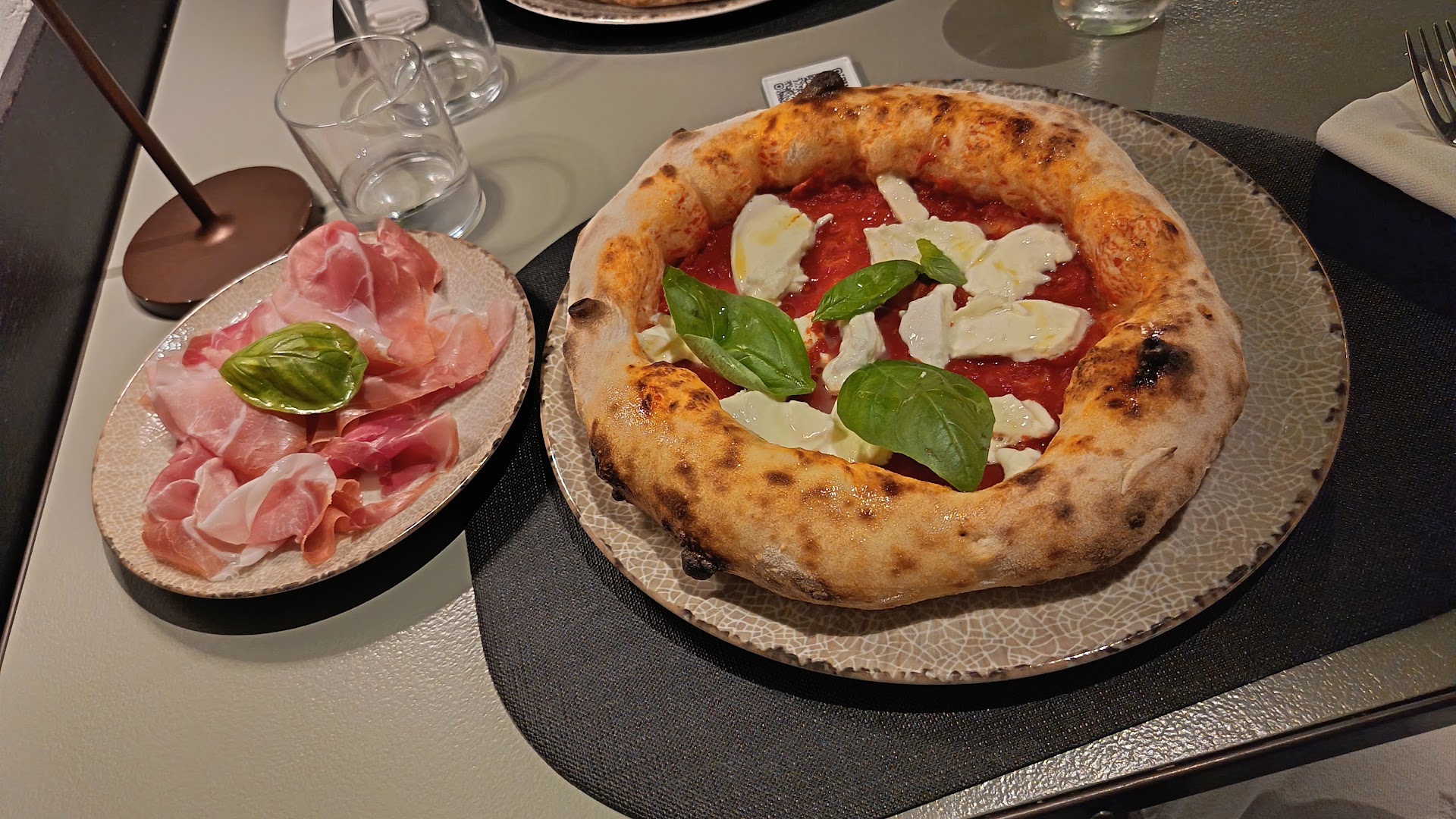 Me Pizzeria&CocktailRoom