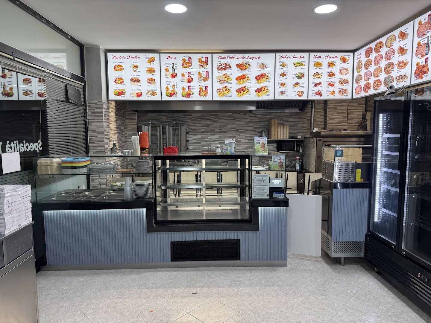 Mega Istanbul Kebab Pizzeria....specialita turche