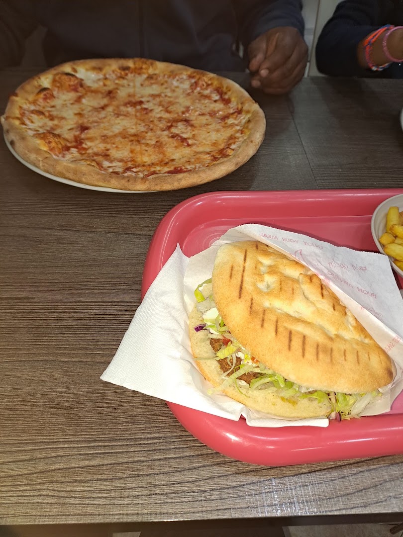 Mega Istanbul Kebab Pizzeria....specialita turche