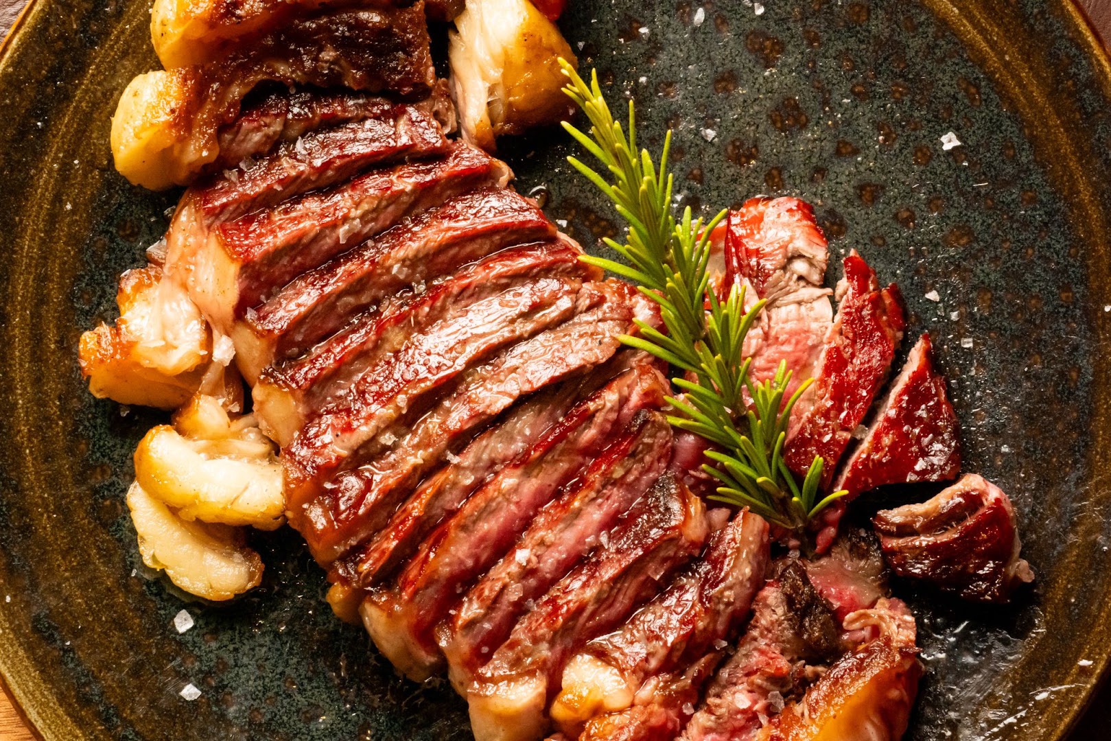 MERAGRIGLIA | carne e cucina, Latina