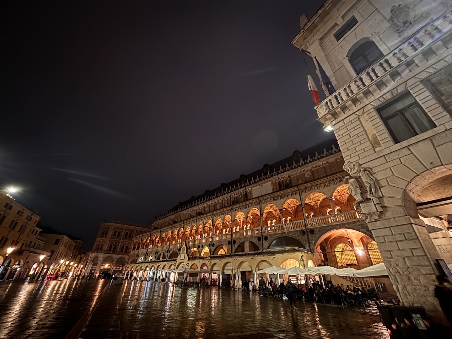 Mercato Sotto il Salone