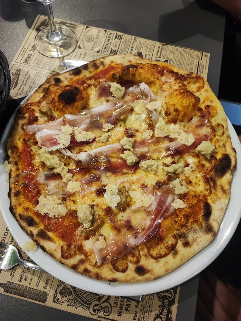 Metropolitan Pizza Kitchen Drink