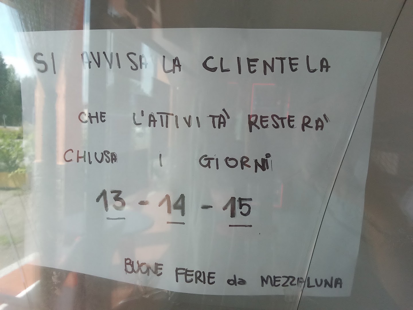 Mezza Luna S.a.s. di Anas Wesam & C.