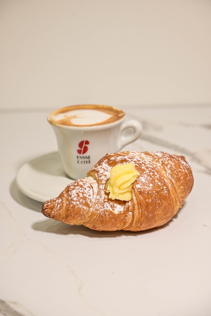 Mezzaluna Cafè - Bar - Tabacchi - Pasticceria - Pausa Pranzo e Tavola Calda a Carovigno, Carovigno