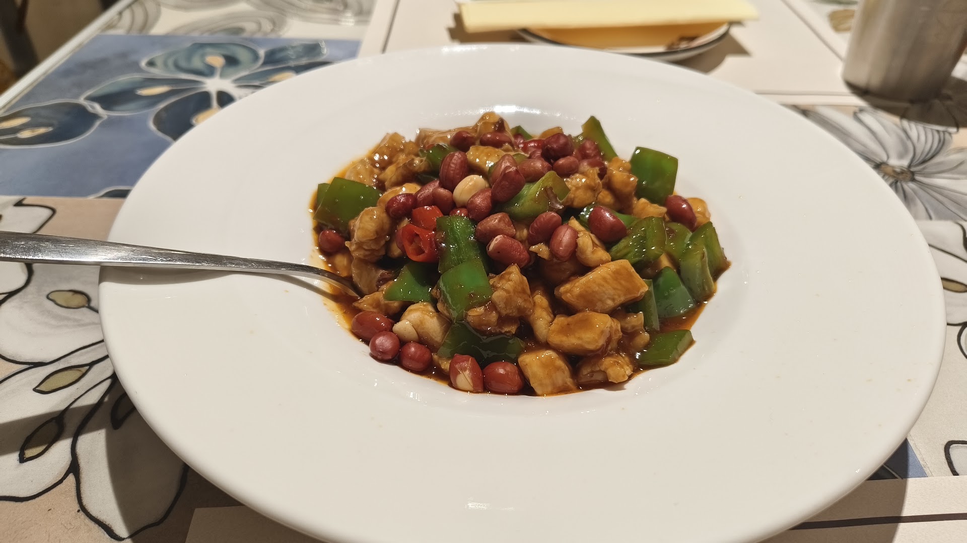 Mezzaluna ristorante 月半食堂