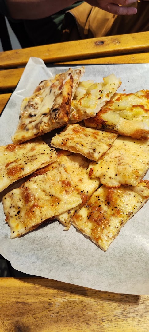 Mia Pizza