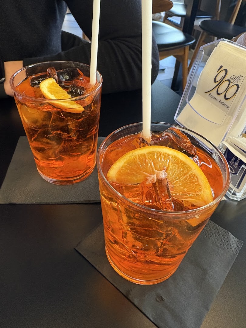 Mid Way Cafè 900