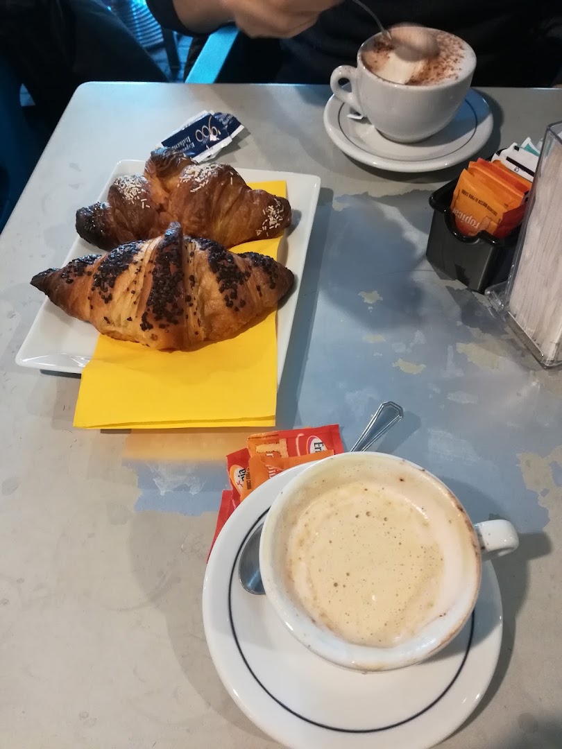 Mid Way Cafè 900