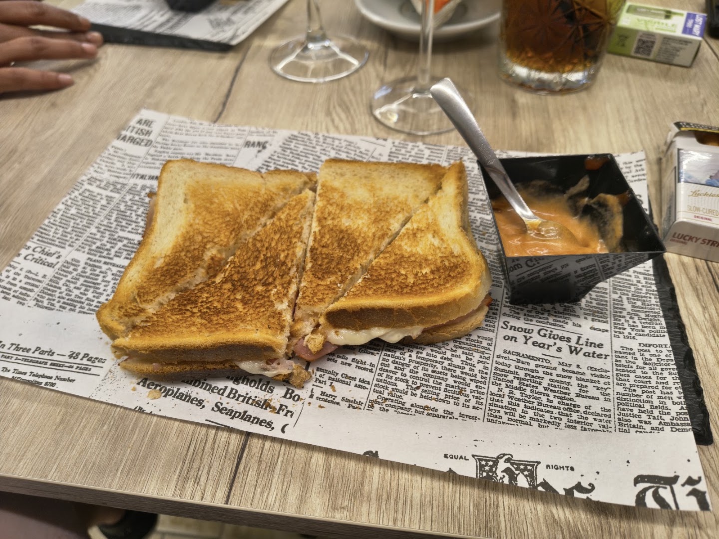 Mida, Edicola - Tabaccheria - Bar