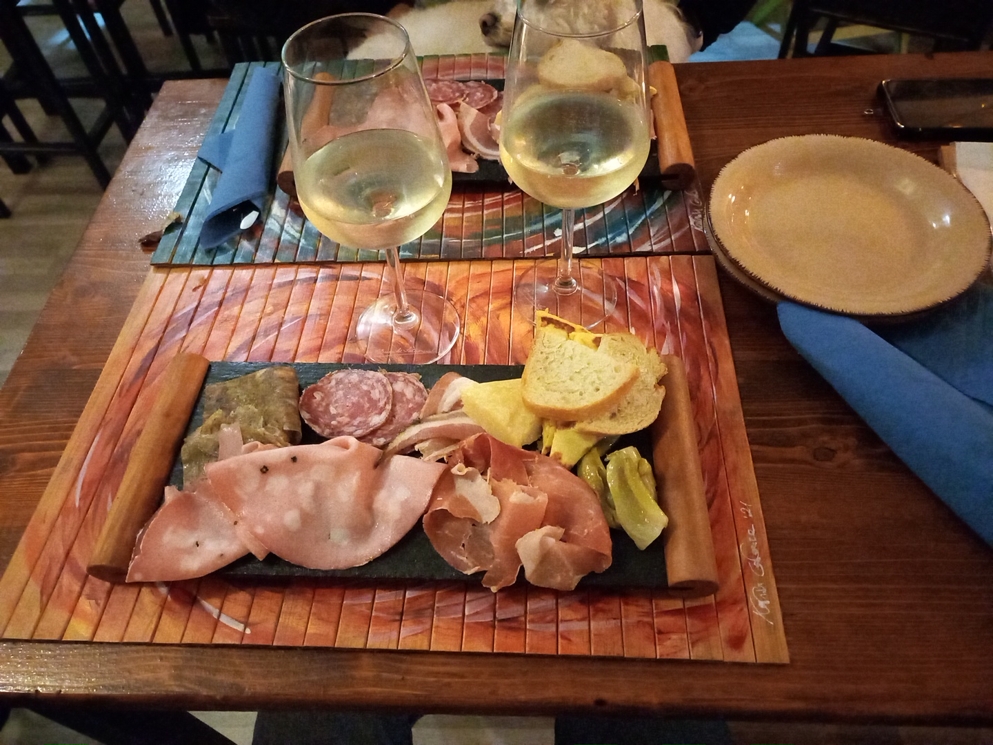 MIDA ENOTECA, Cultura e benessere, (Vini sfusi Le rughe e altri)