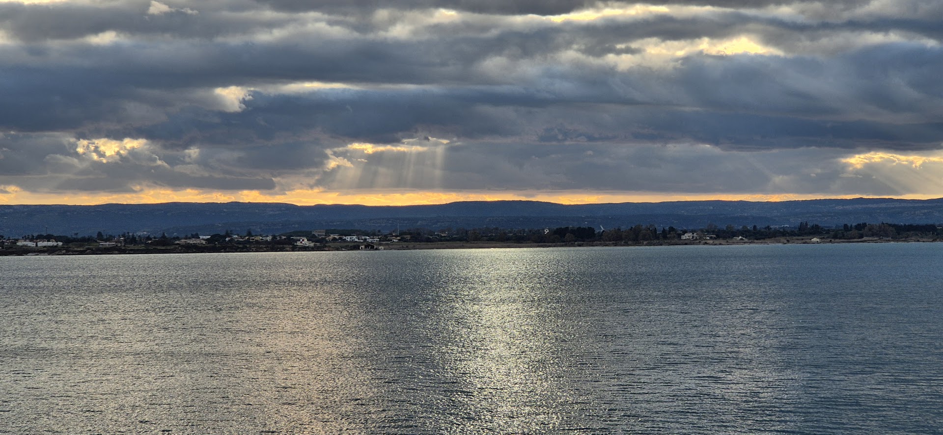 Mikatú, Siracusa