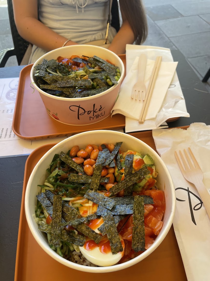 Miku Poke & Mo, Trieste