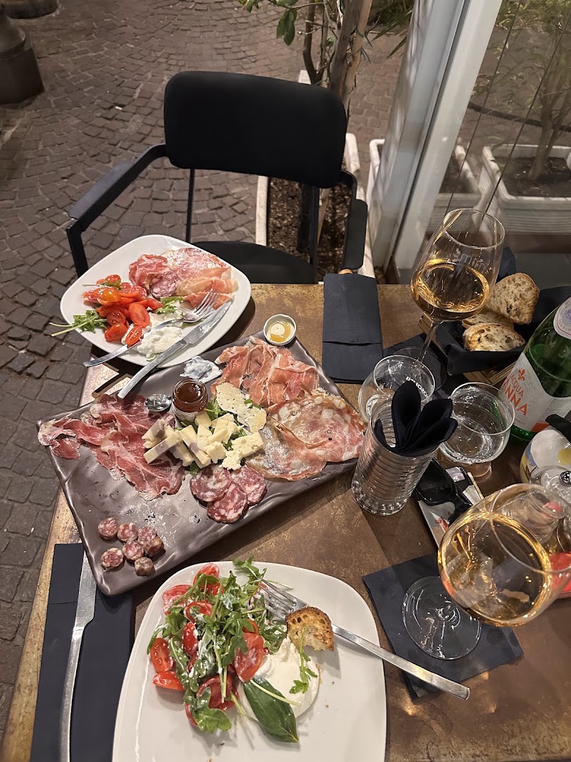 mimì enoteca - wine bar