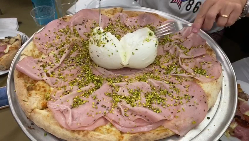 Mineo's pizza house