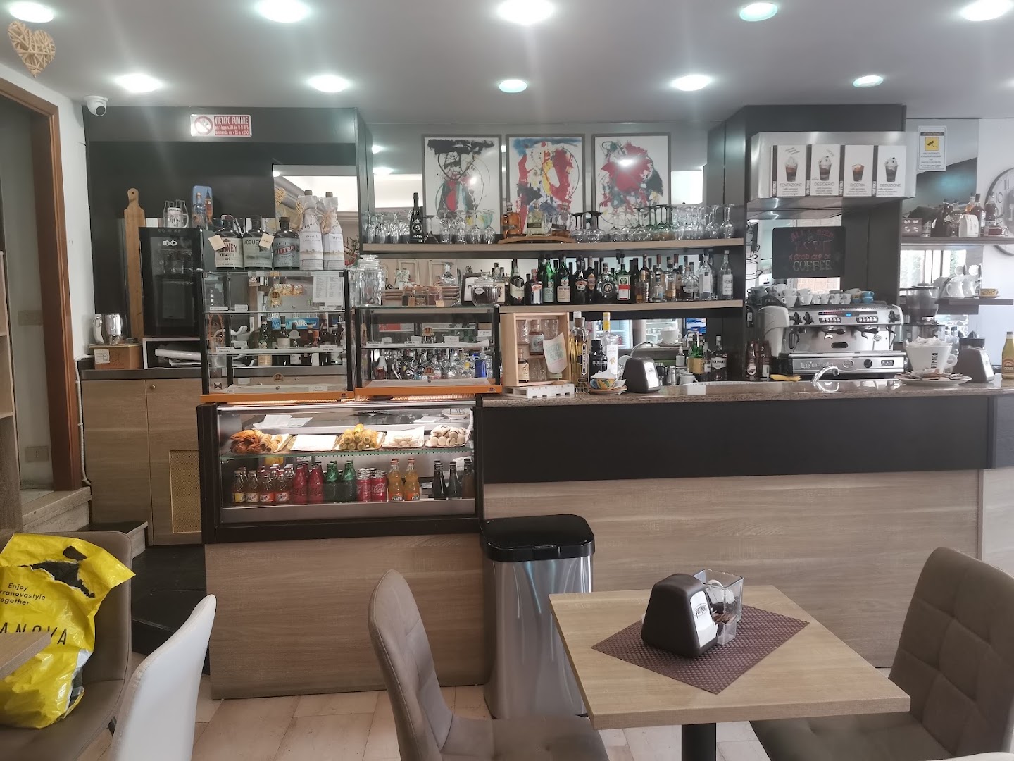 Mini Bar