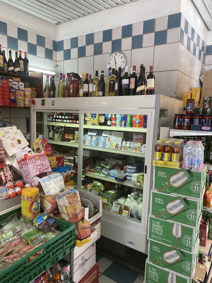 Mini market salumeria latticini, Bari