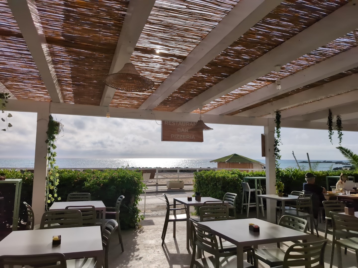 Miramare - pizza, bollicine e amore