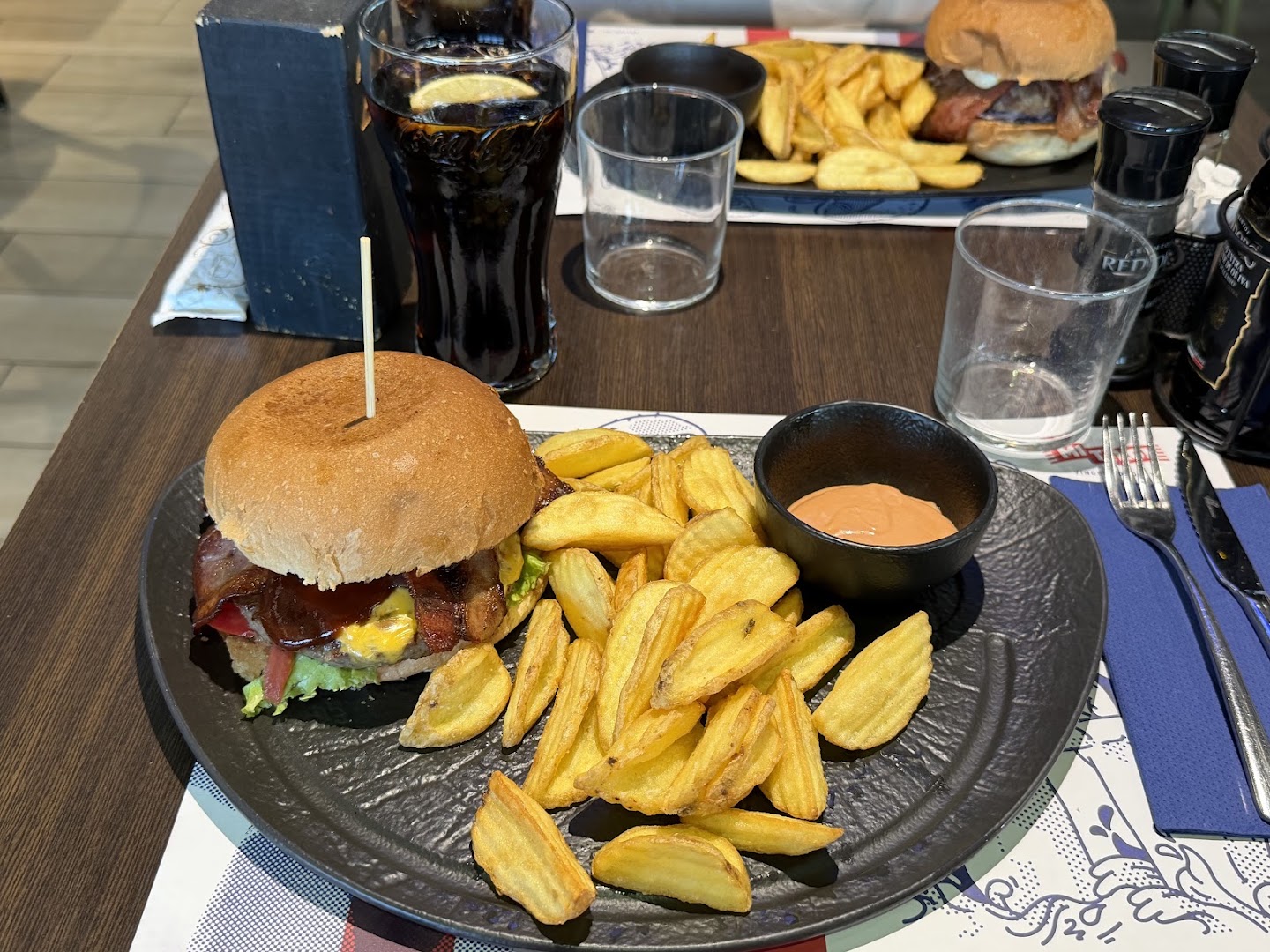Mitiko - Ristorante sportivo, Pizzeria e Burger