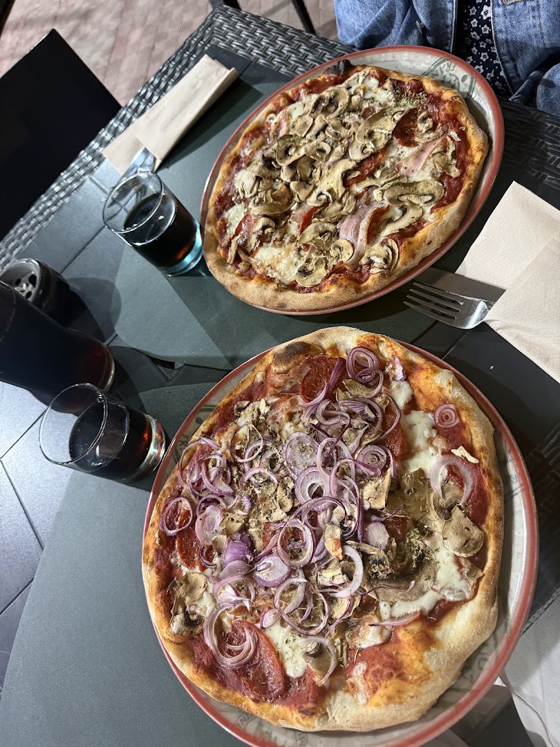 Mizzica pizza e street food.... Mizzica cucina e lounge bar