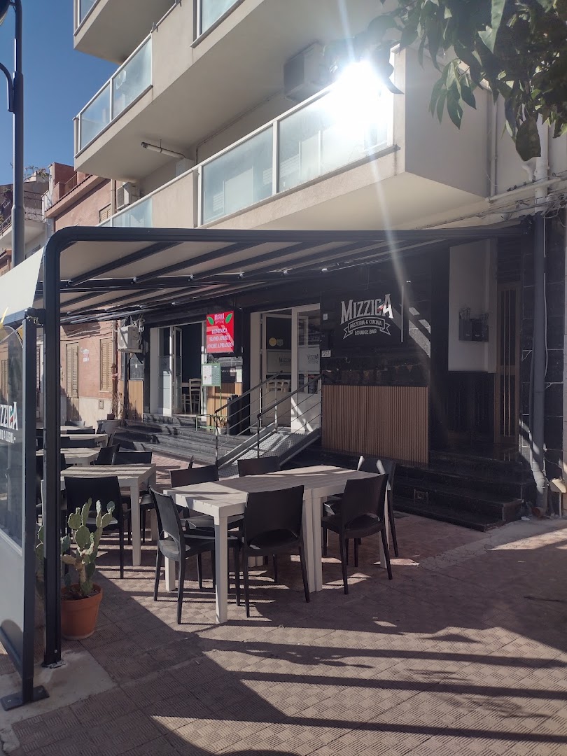 Mizzica pizza e street food.... Mizzica cucina e lounge bar