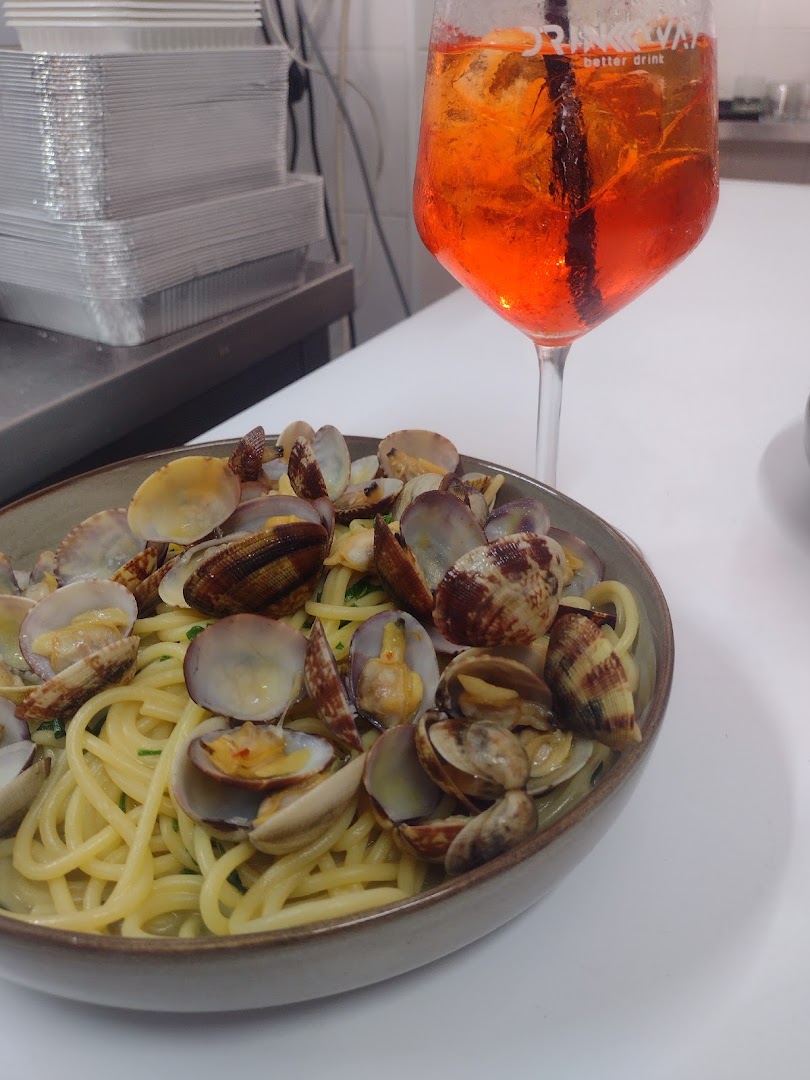 Mizzica pizza e street food.... Mizzica cucina e lounge bar