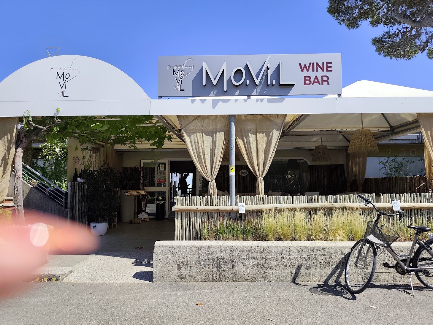 Mo.Vi.L. Wine Bar