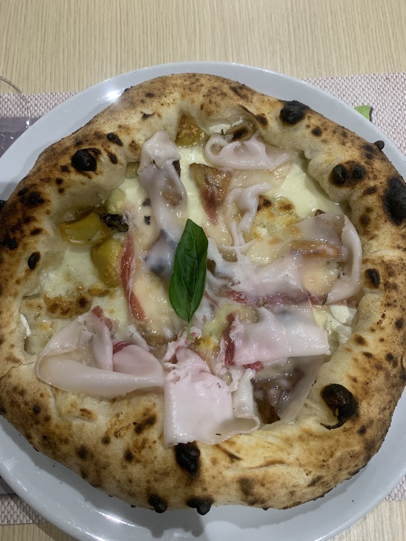 Molto Più PIZZA BURGER E RESTAURANT