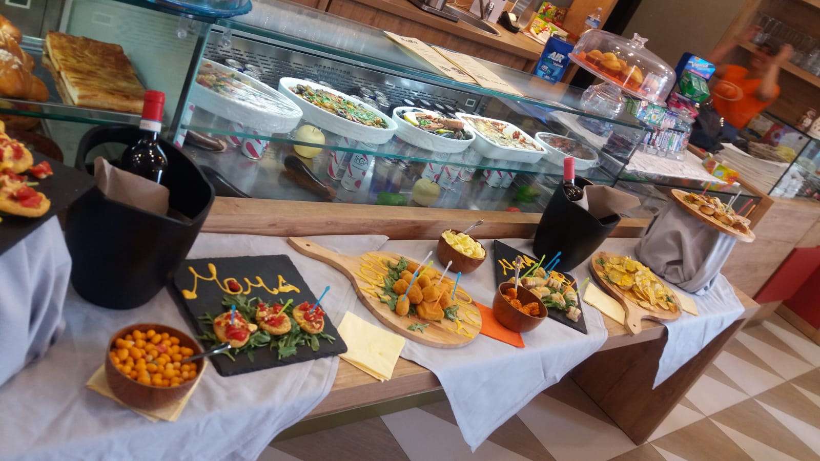 Moma Bistro cafe