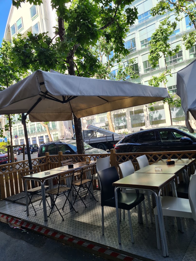 Moma Cafe Bar