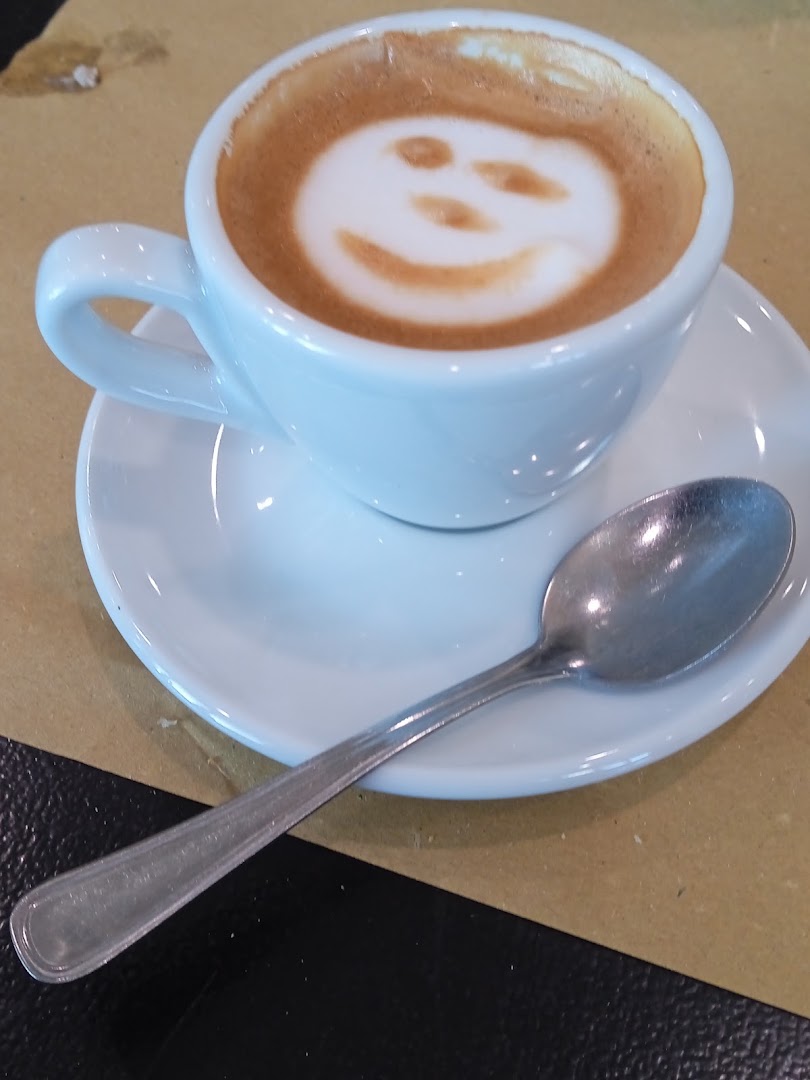 MOMI caffè / Tavola calda / Tabacchi