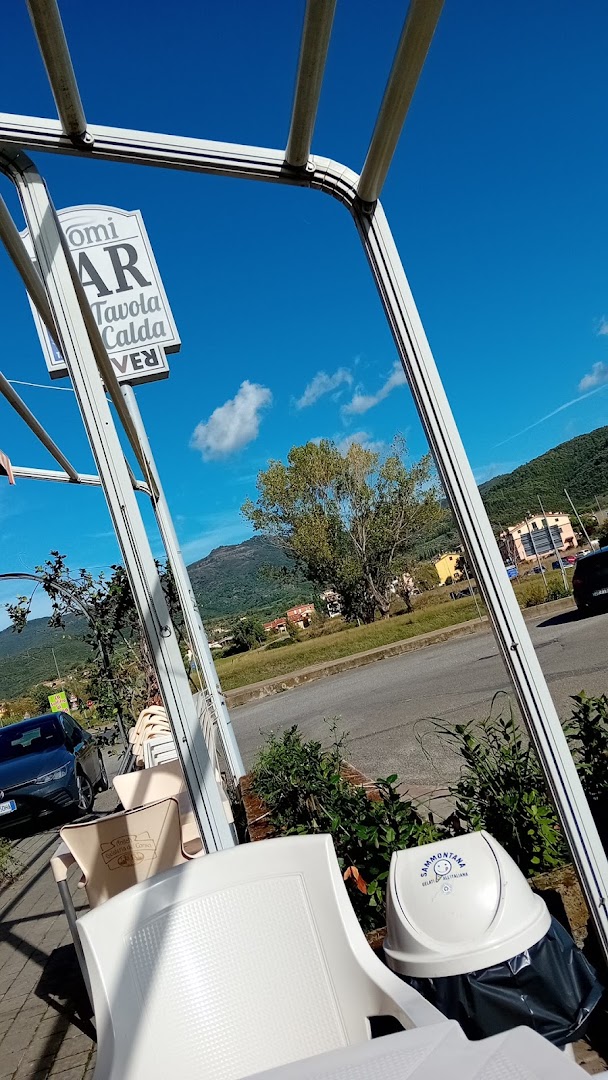 MOMI caffè / Tavola calda / Tabacchi