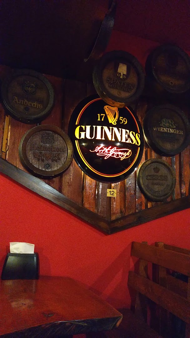 Momi's Pub