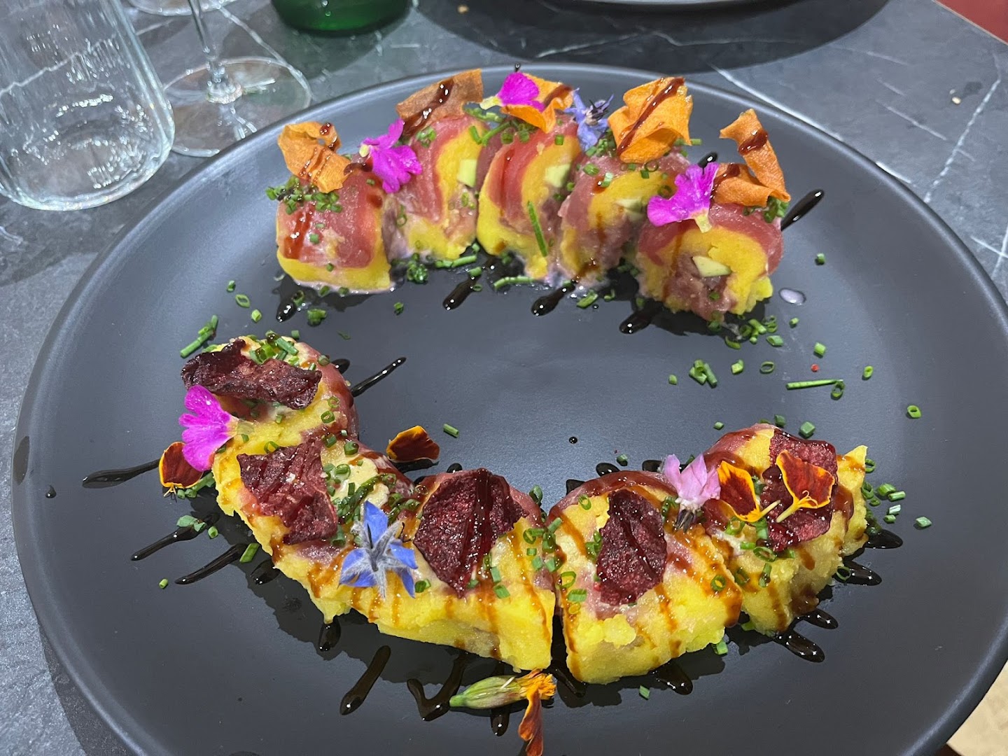 MOMi Sushi Nikkei