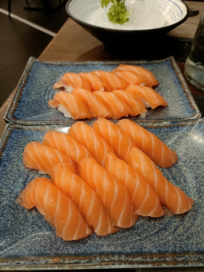 Momo Restaurant