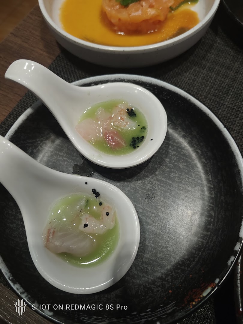 Momo Restaurant