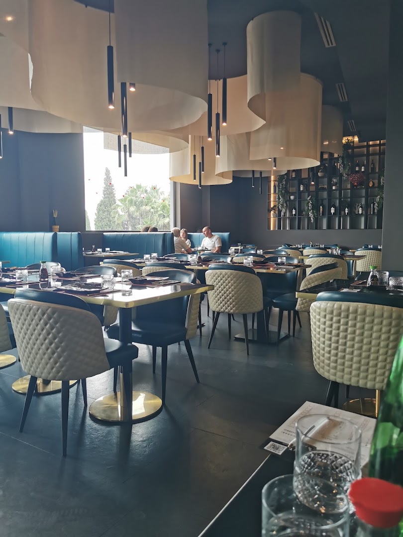 Momo Sushi Restaurant