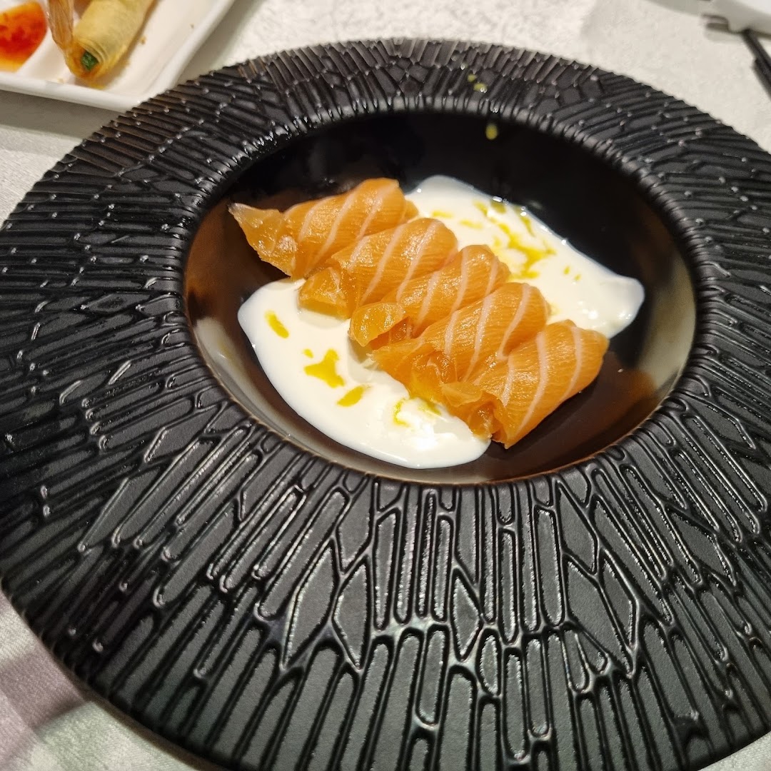 MON Fusion Restaurant
