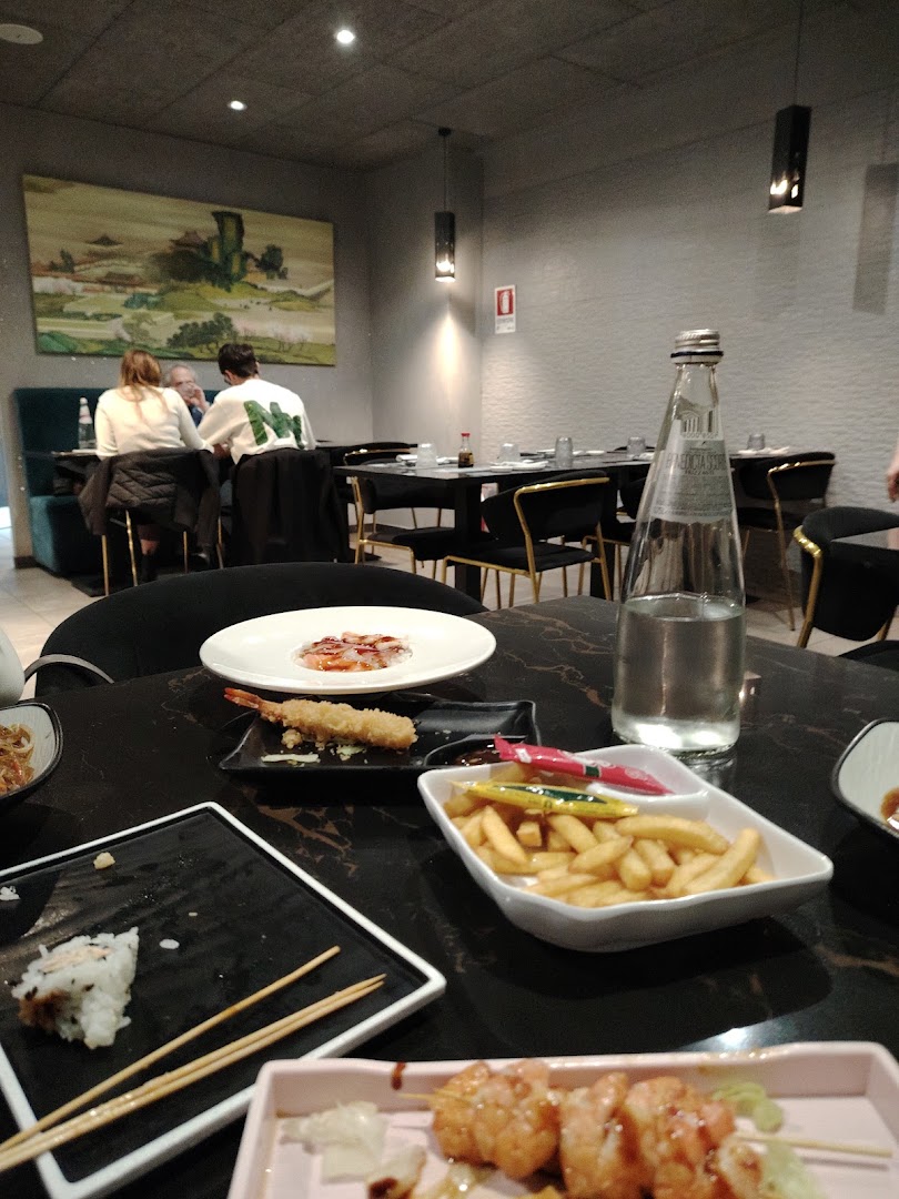 MON Fusion Restaurant