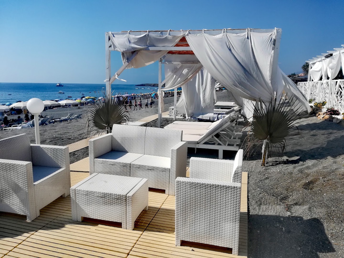Mona Lisa beach
