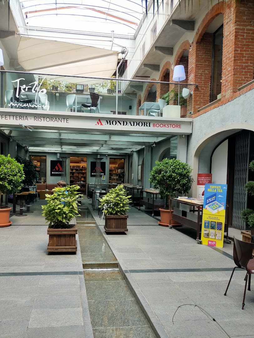 Mondadori Bookstore Pinerolo