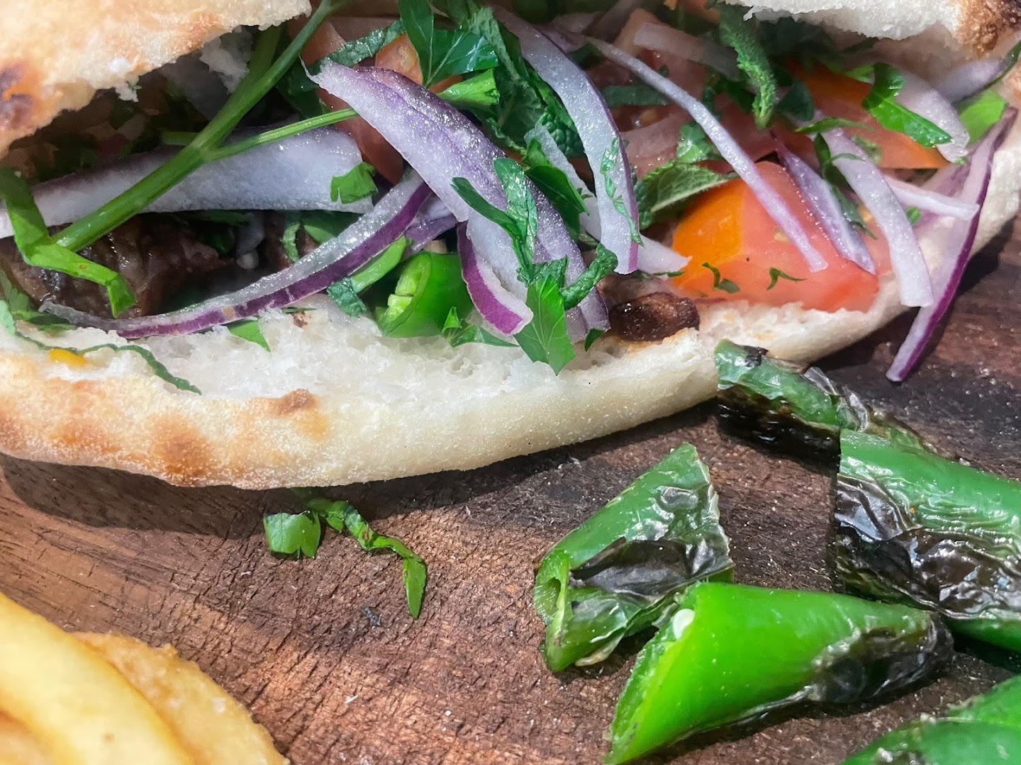 Mondo 2 Turkish kebap pizza
