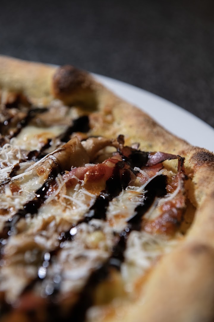 Mondrian - Pizza, Pane & Café