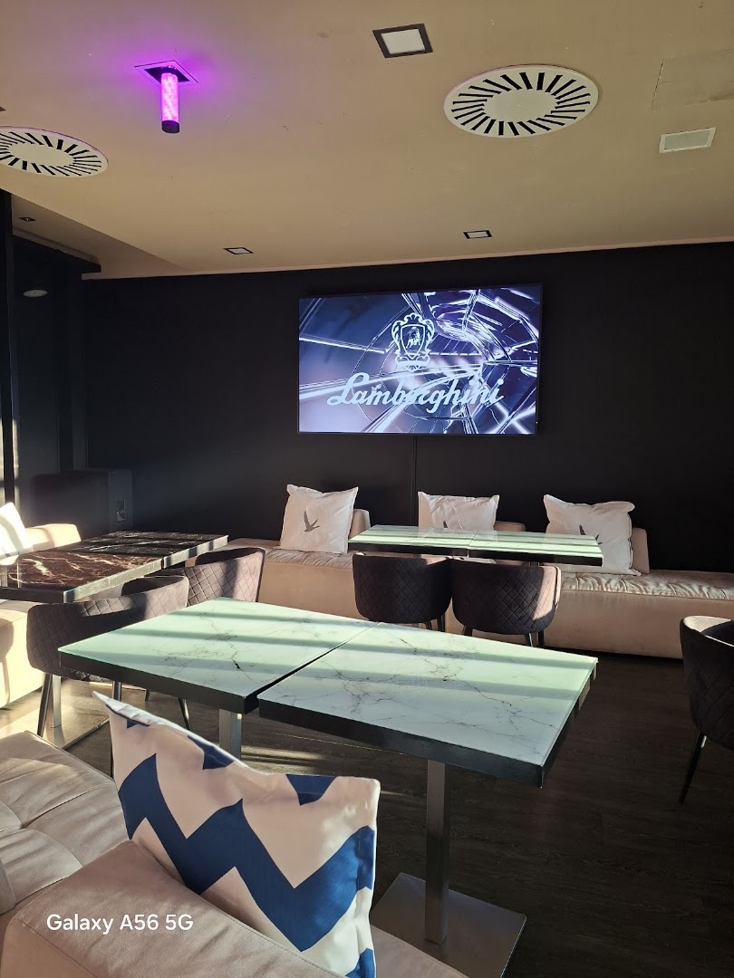 Money Club Milano, Milano
