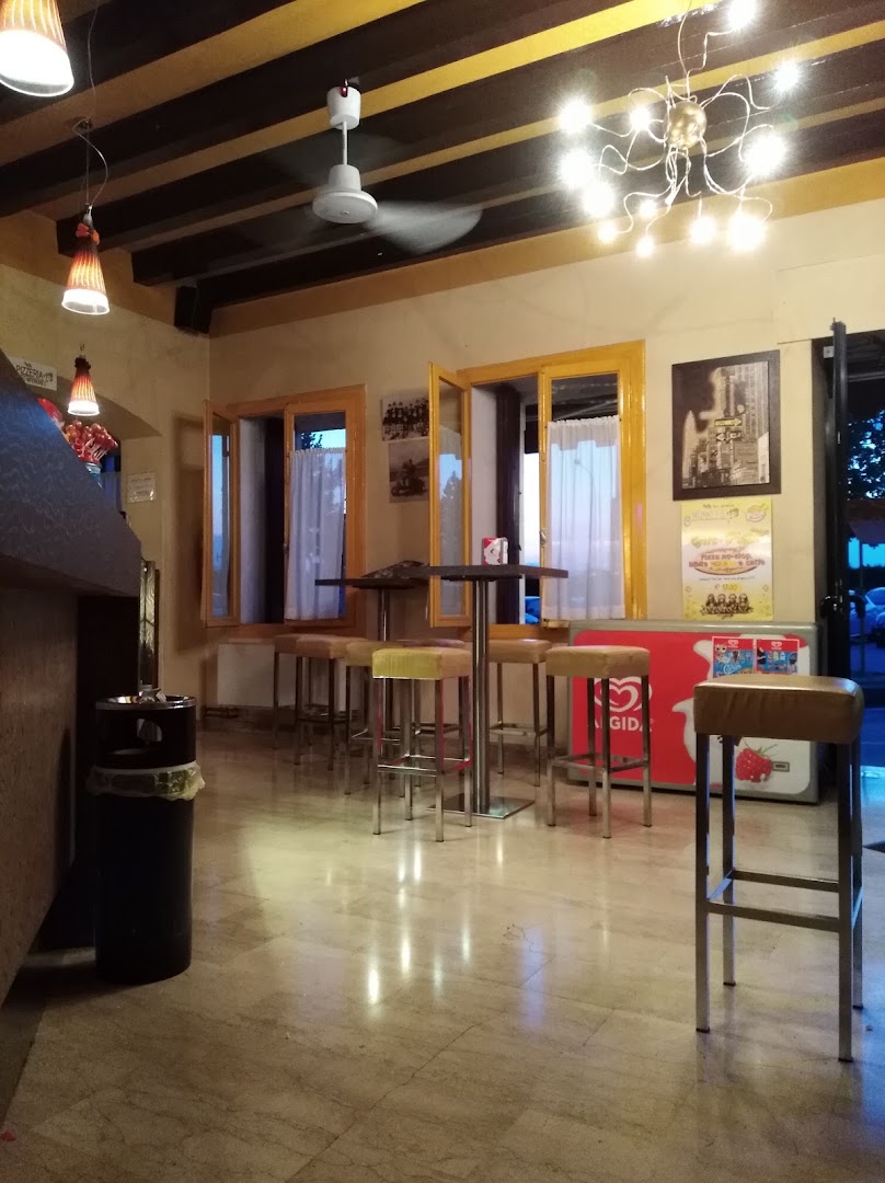 Monkey's Cafè e Pizzeria