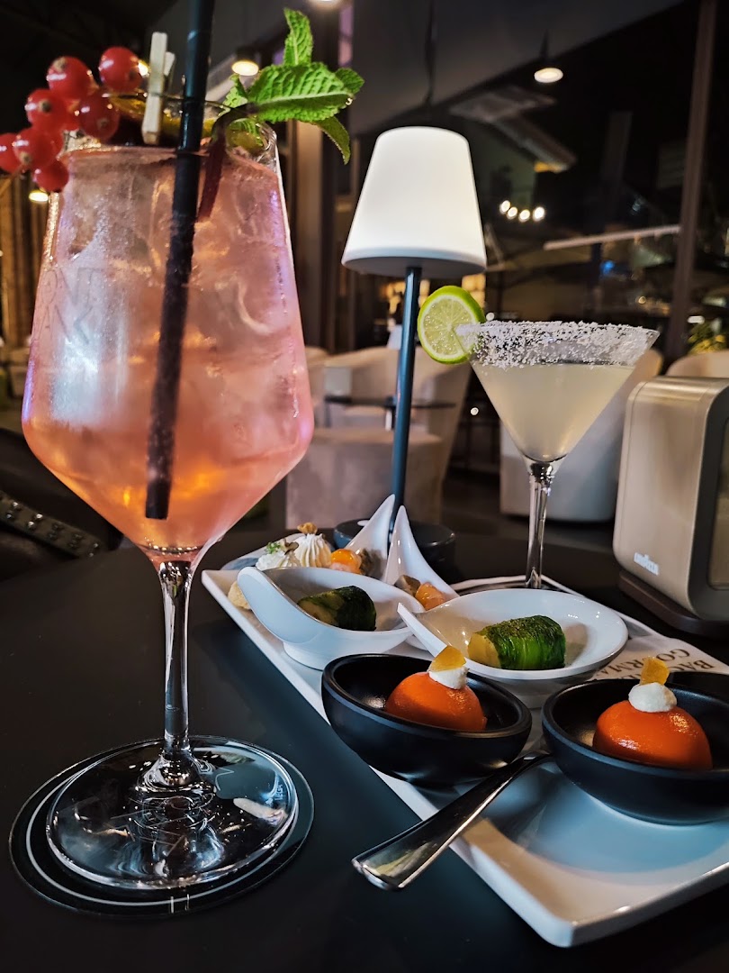 Mont Blank - Lounge e Wine Bar - Bistrot - Pasticceria a Eboli (Salerno)