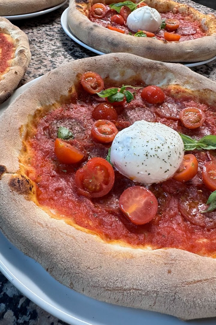 Montenapoleone Caselle, Selvazzano Dentro