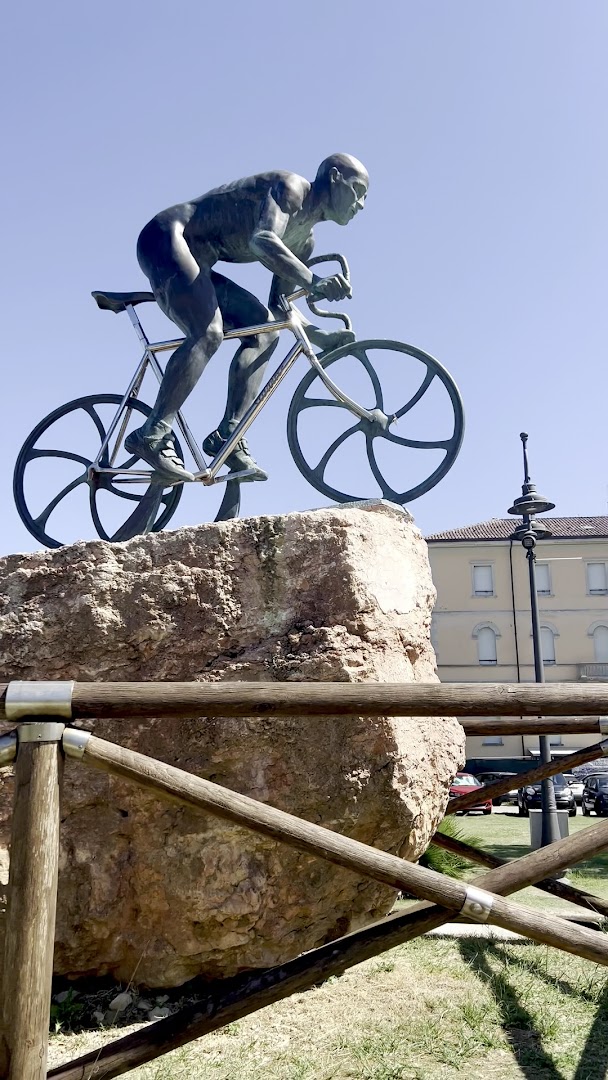 Monumento a Marco Pantani