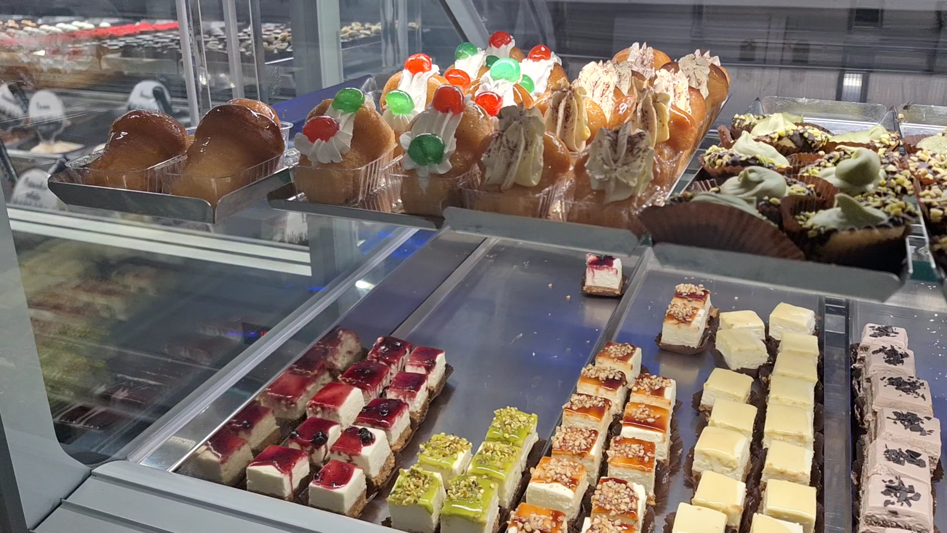 Mood Cafè Cakes & Drinks
