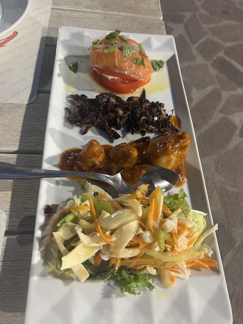 Mood Saloon Restaurant & Lounge Bar